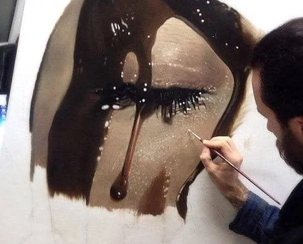 Mike Dargas рисуетт глаз